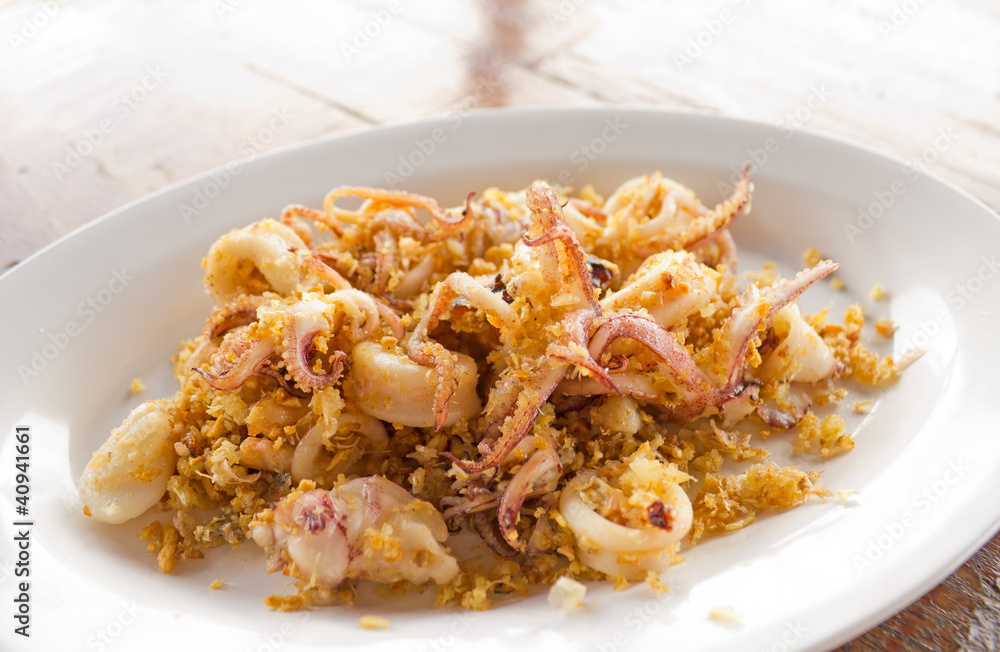 Fried squid with garlic pepper