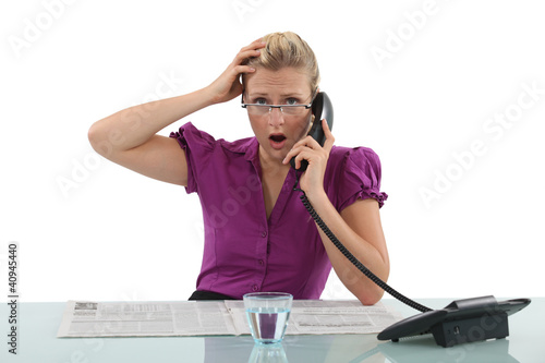 Quadro su tela Woman receiving some shocking news