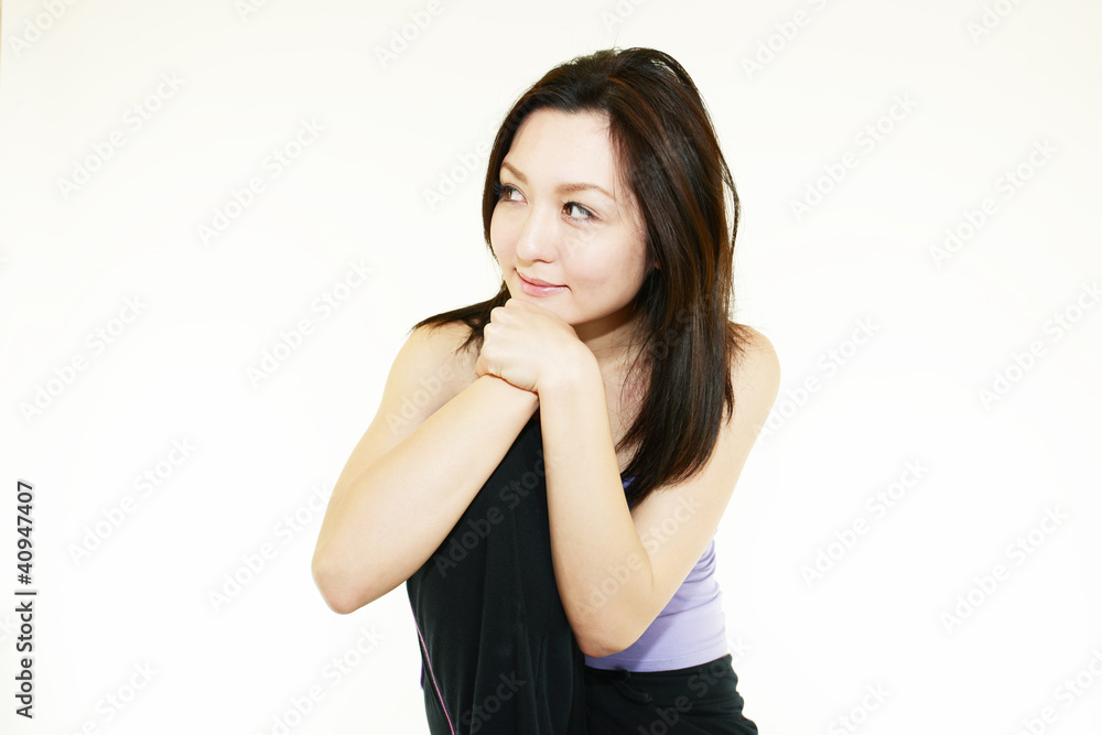 満足した表情の女性