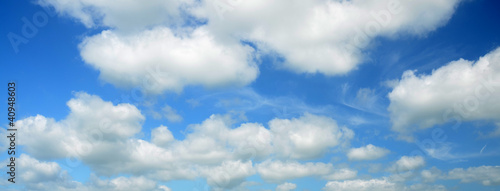 Panorama di cielo azzurro e nuvole photo