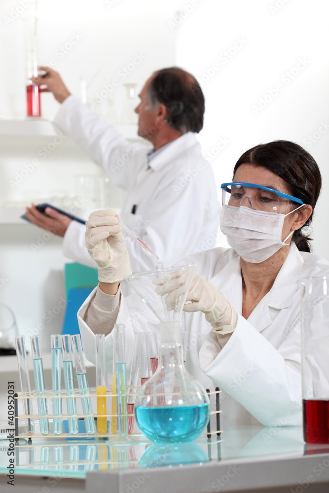 Laboratory workers Laboratory workers
