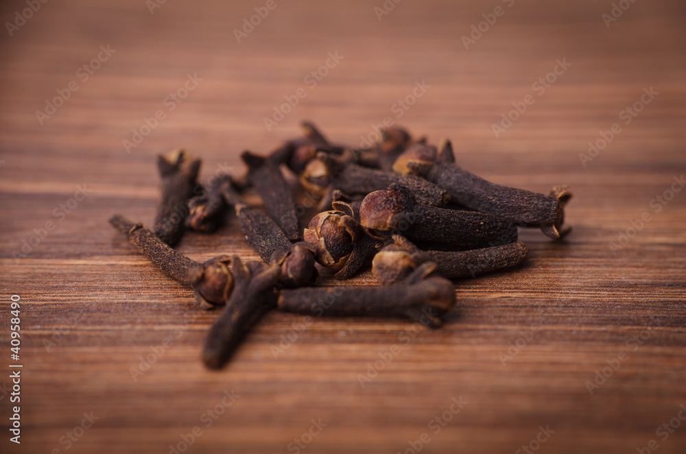 Obraz premium Closeup of cinnamon sticks and anise stars spices