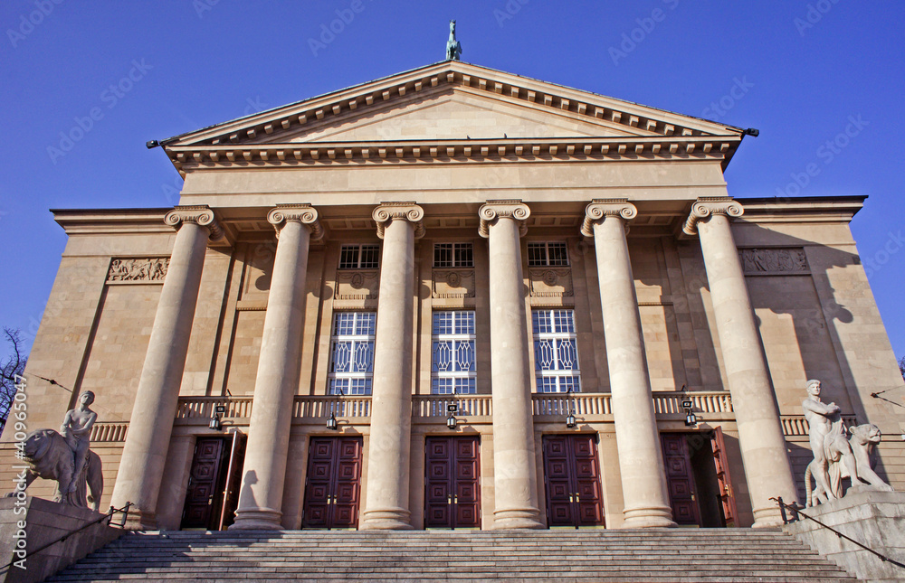 Fasada Teatru Wielkiego w Poznaniu