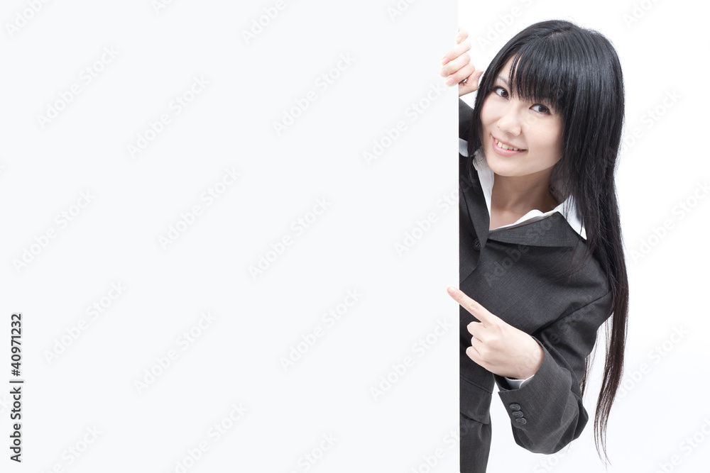 メッセージボードを指差す女性 メッセージボードを指差す女性