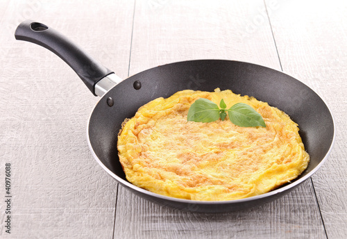 omelette in pan photo