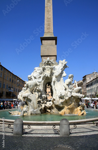 Fontana dei 4 fiumi - Piazza Navona - Roma photo