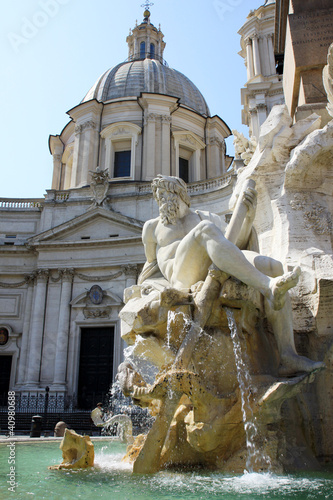 Fontana dei 4 fiumi - Piazza Navona - Roma photo