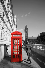 Papier peint photo Rouge, noir, blanc Big Ben et cabine rouge anglaise  © Sampajano