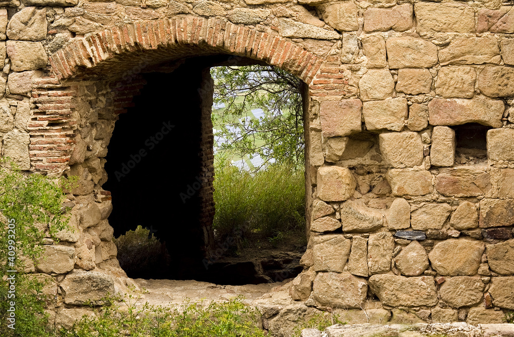 Fototapeta premium Through the Wall