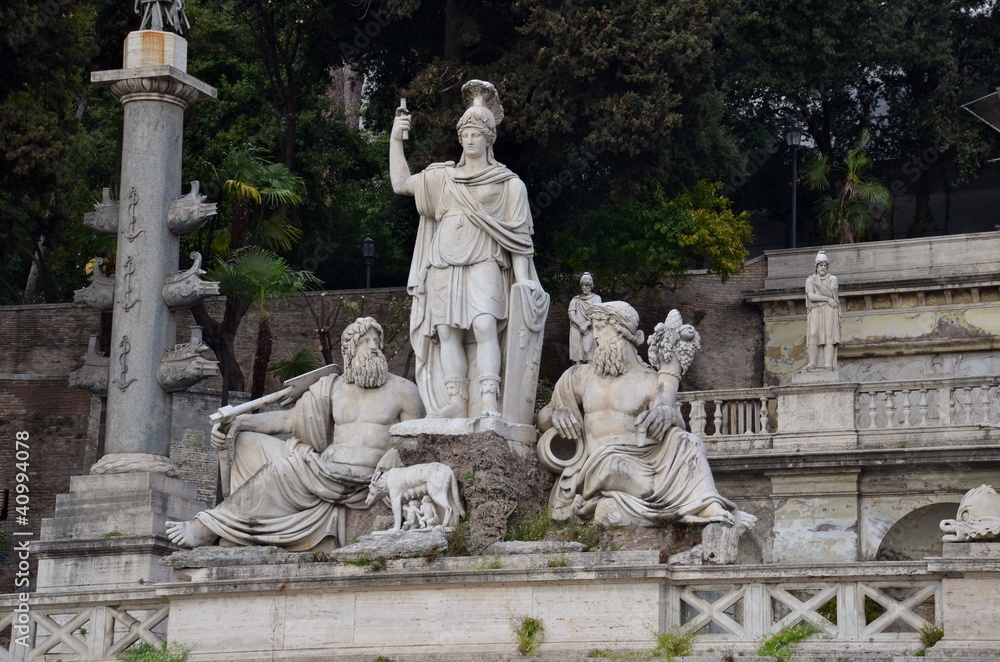 Fontana della Dea di Roma, Piazza del Popolo, Roma