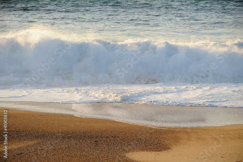 Vagues sur plage atlantique