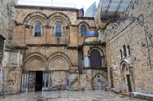 Main entrance to the Church of the Holy Sepulchre in Jerusalem, © RVC5Pogod
