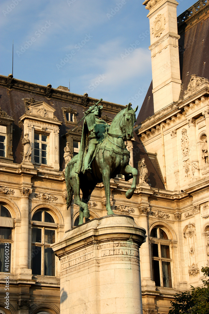 Statue d'Etienne Marcel à Paris