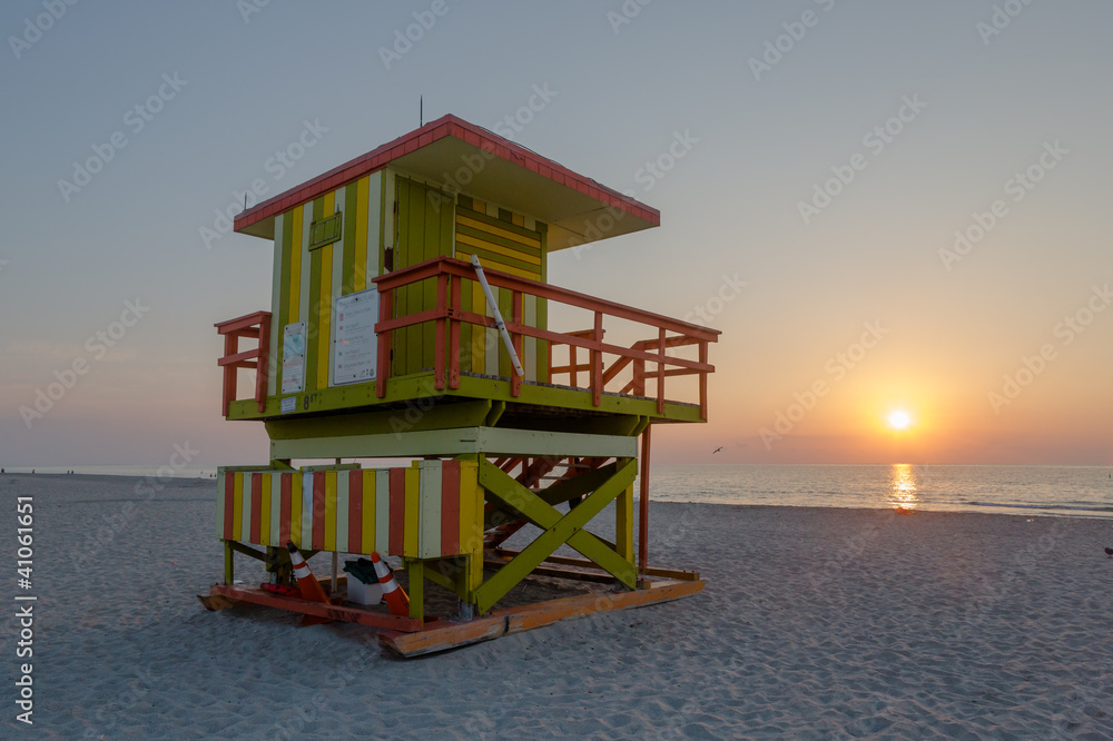 Poste de garde sur la plage de South Beach à Miami en Floride Poste de garde sur la plage de South Beach à Miami en Floride