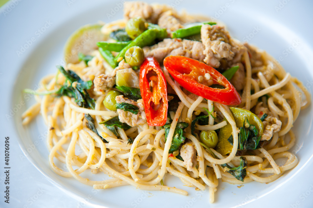 tasty spice spaghetti with green curry, cream, cheese