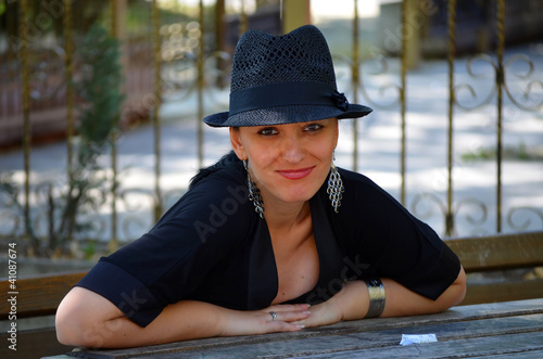 lady with black hat