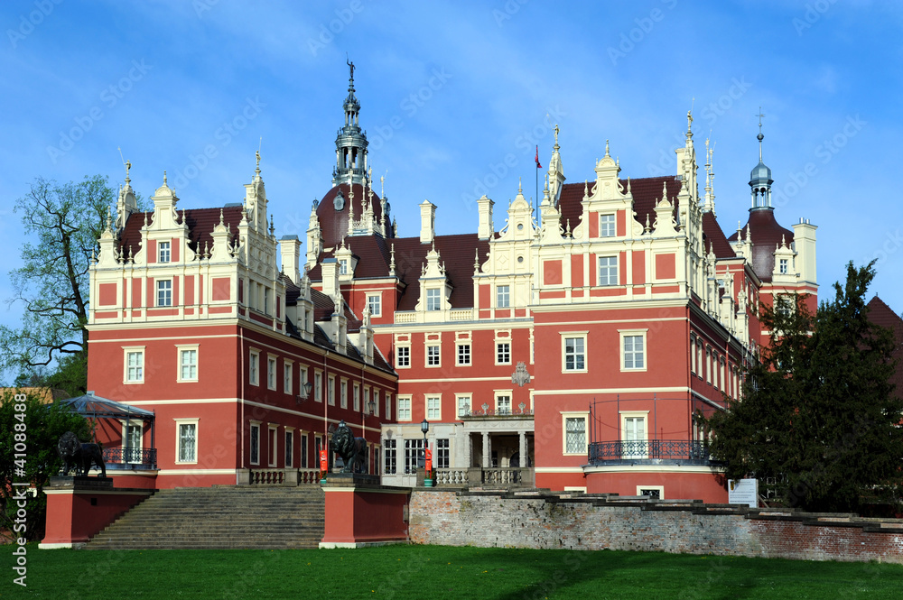 Fototapeta premium Bad Muskau Schloss im Fürst Pückler Park