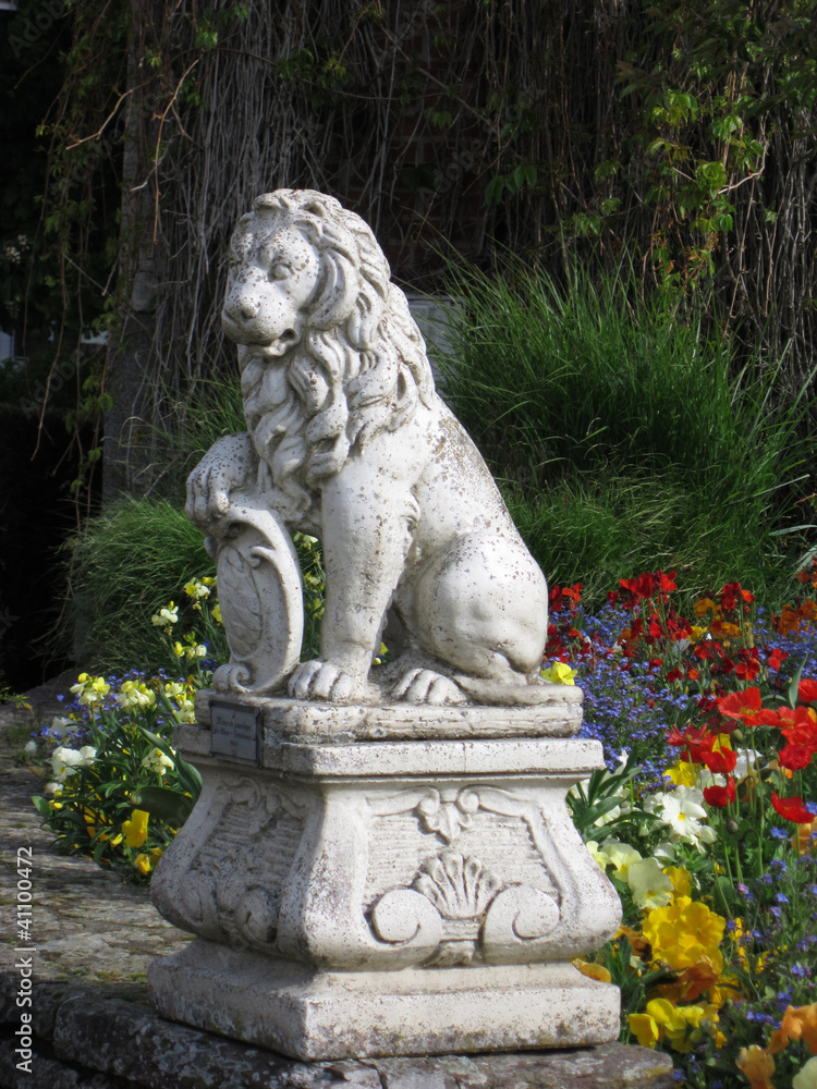 lion de pierre