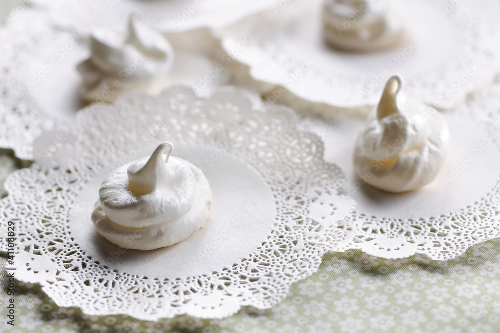 Cream meringues Cream meringues