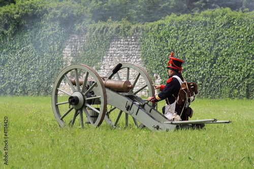 Nineteenth-century french soldier with cannon