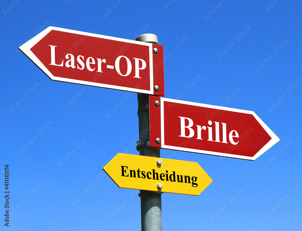 Obraz premium Laser-OP oder Brille? / Entscheidung
