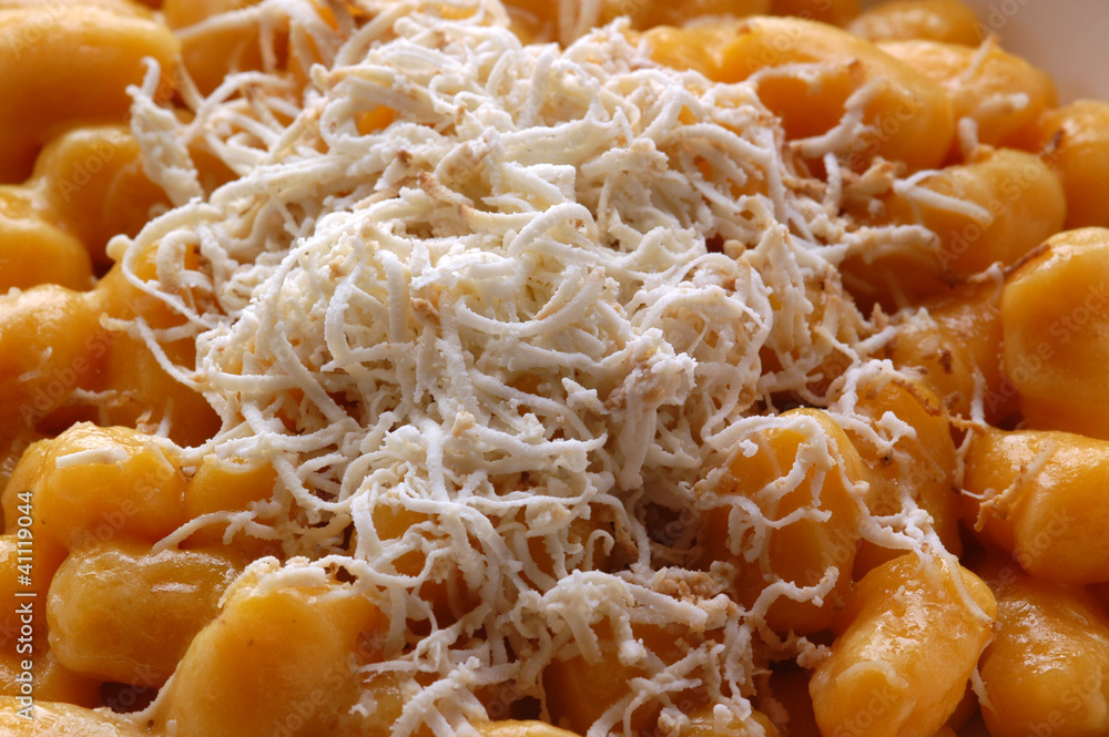 Gnocchi di zucca con ricotta affumicata Gnocchi di zucca con ricotta affumicata