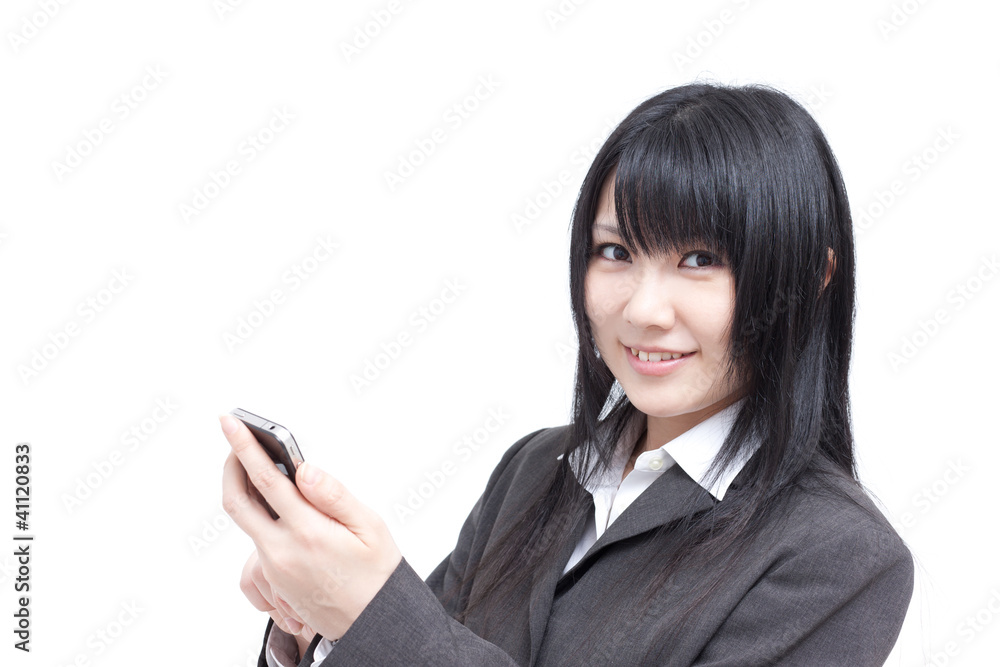 スマートフォンを使う女性 スマートフォンを使う女性