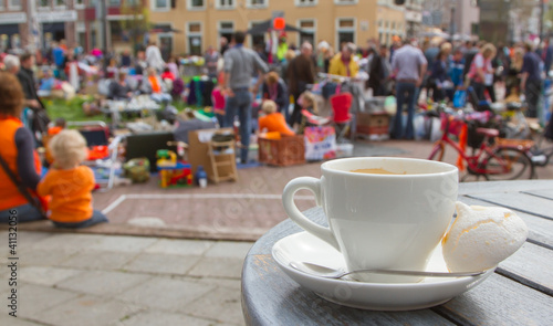 Obraz na plátně Typical Dutch flea market on Queen's Day