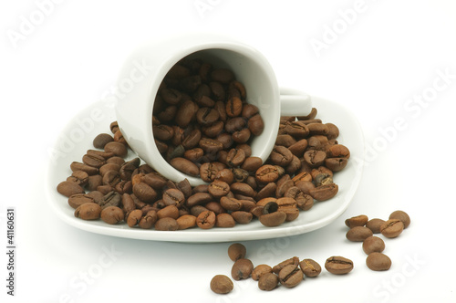 Fototapeta Naklejka Na Ścianę i Meble -  Coffee mug with coffee beans