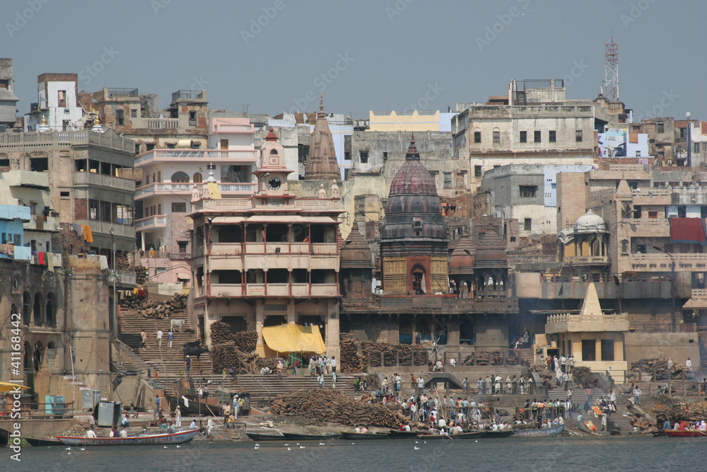 Varanasi - Bestattungsbereich am Ufer