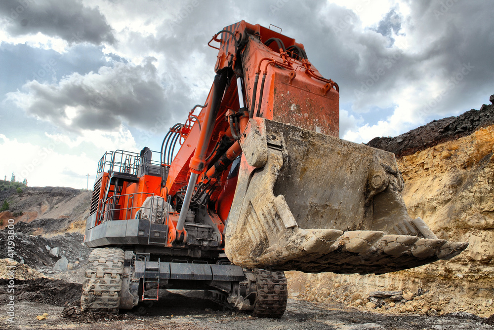 Obraz premium The big dredge digs