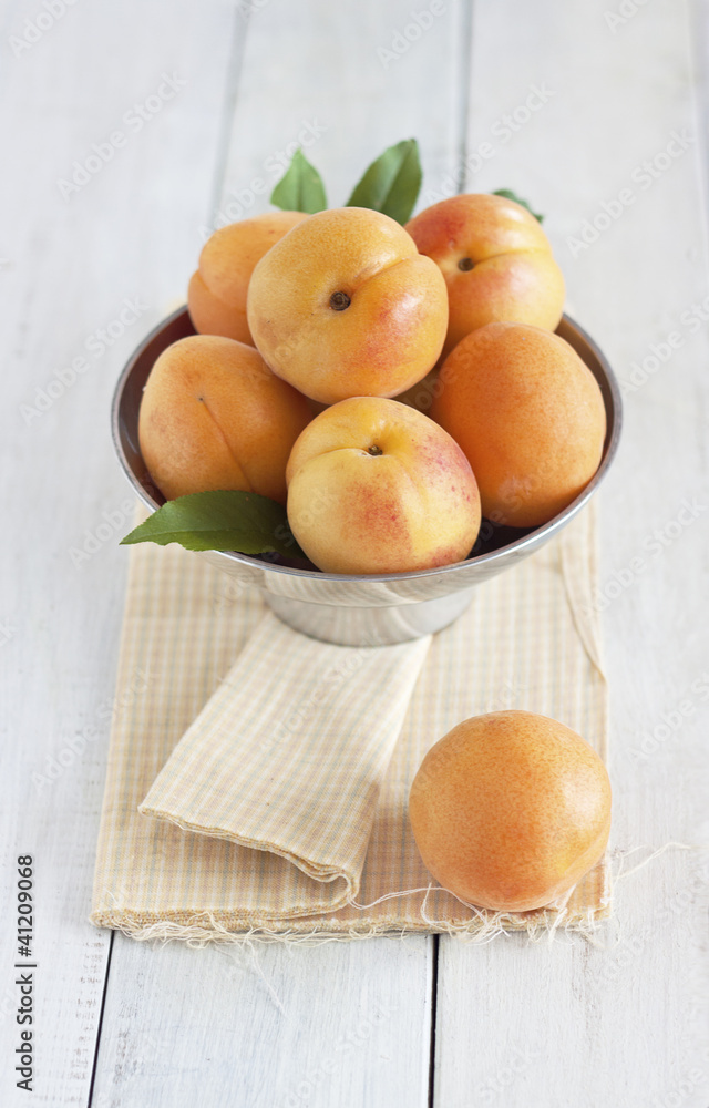 Fresh apricots in a bowl Fresh apricots in a bowl