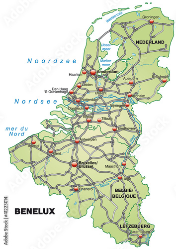 Inselkarte der Beneluxländer mit Hauptstädten und Autobahnen