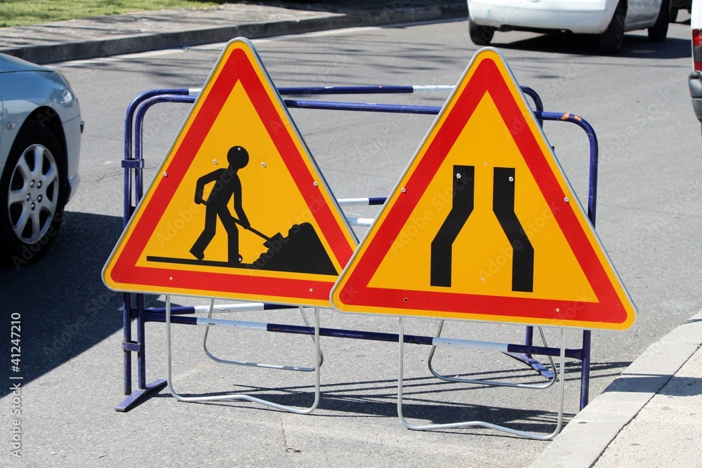 Panneaux de signalisation de chantier Stock Photo | Adobe Stock