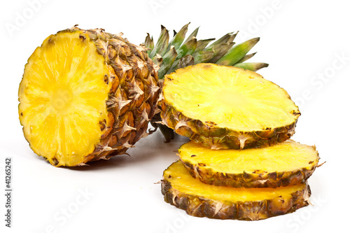 sliced pineapple ​​
