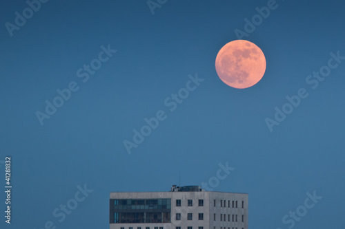 Photos Moon′s perigee