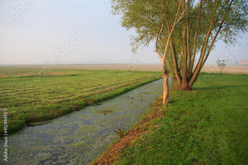 canale di irrigazione nella pianura veneta