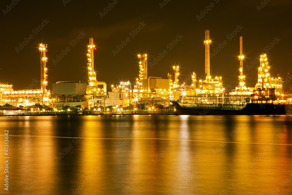 Oil refinery plant