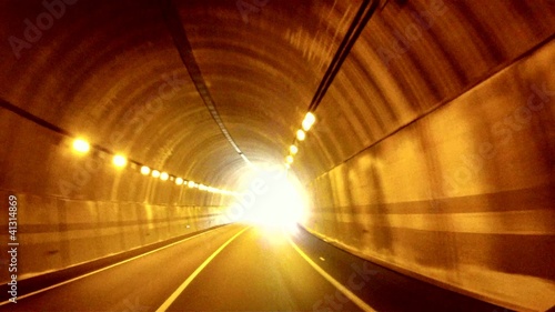 tunel carretera photo