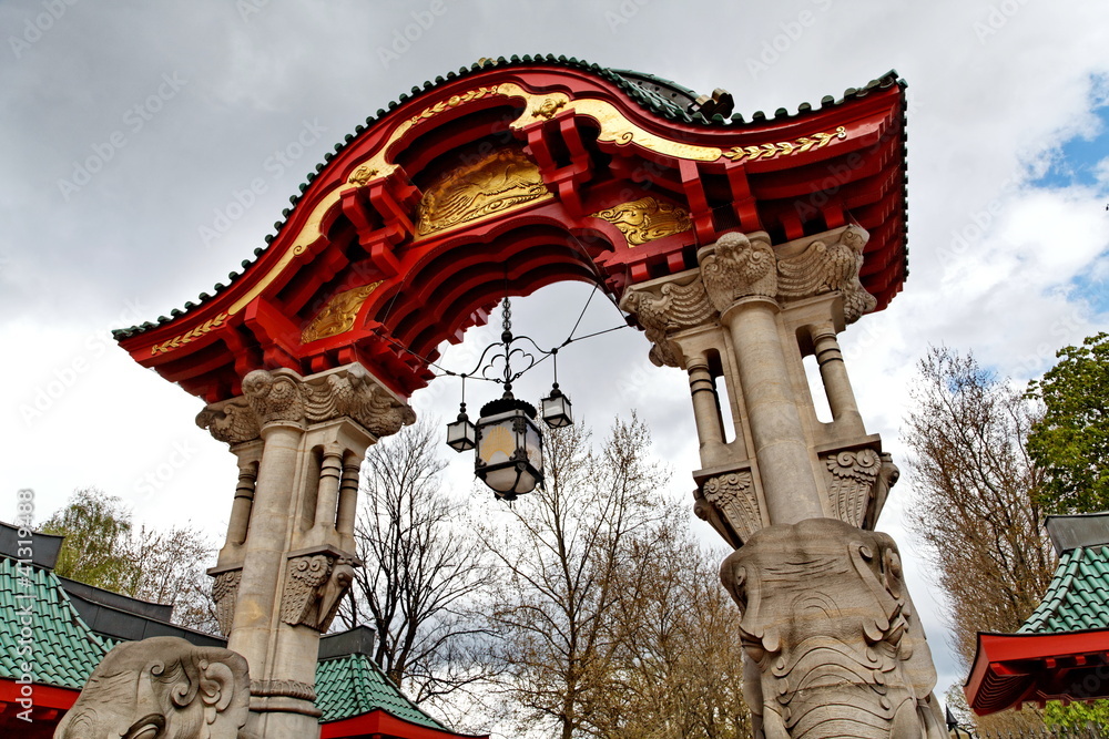 Fototapeta premium Zoologischer Garten Berlin. Porte d'entrée.
