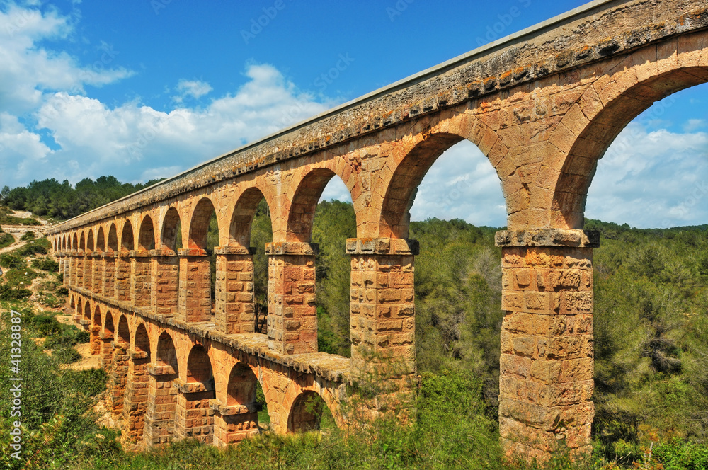 Obraz premium Roman Aqueduct Pont del Diable in Tarragona, Spain