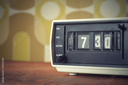 alarm clock radio