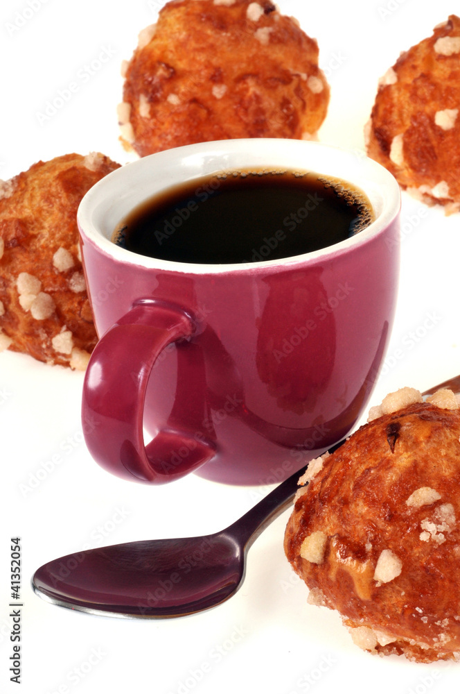 Les chouquettes et le café Les chouquettes et le café