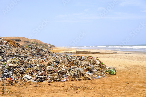 Illegale Müllentsorgung am Strand