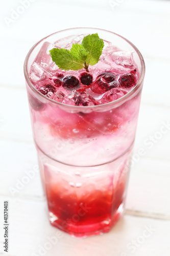 berries soda drink