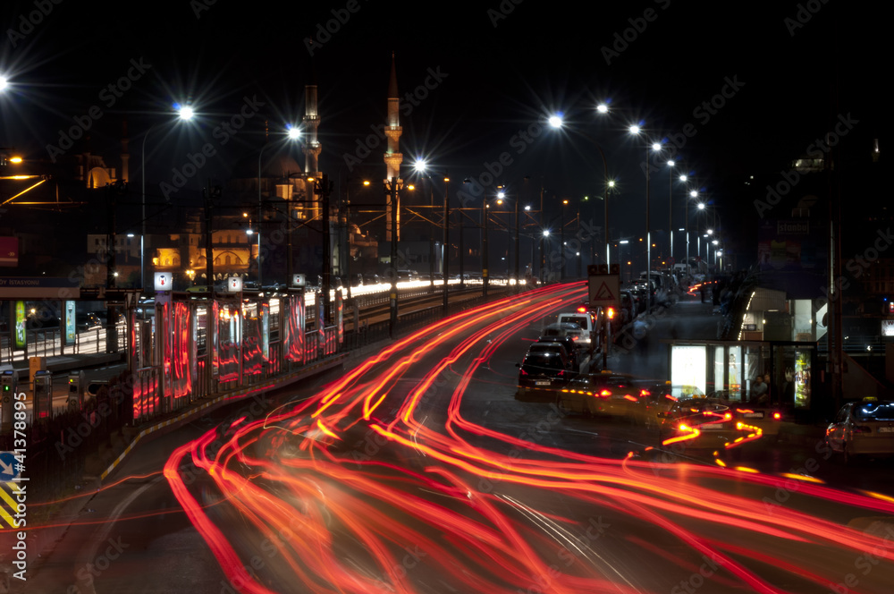 Fototapeta premium Galata bridge with car light trails