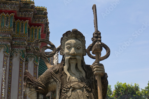 statue at Wat Pho
