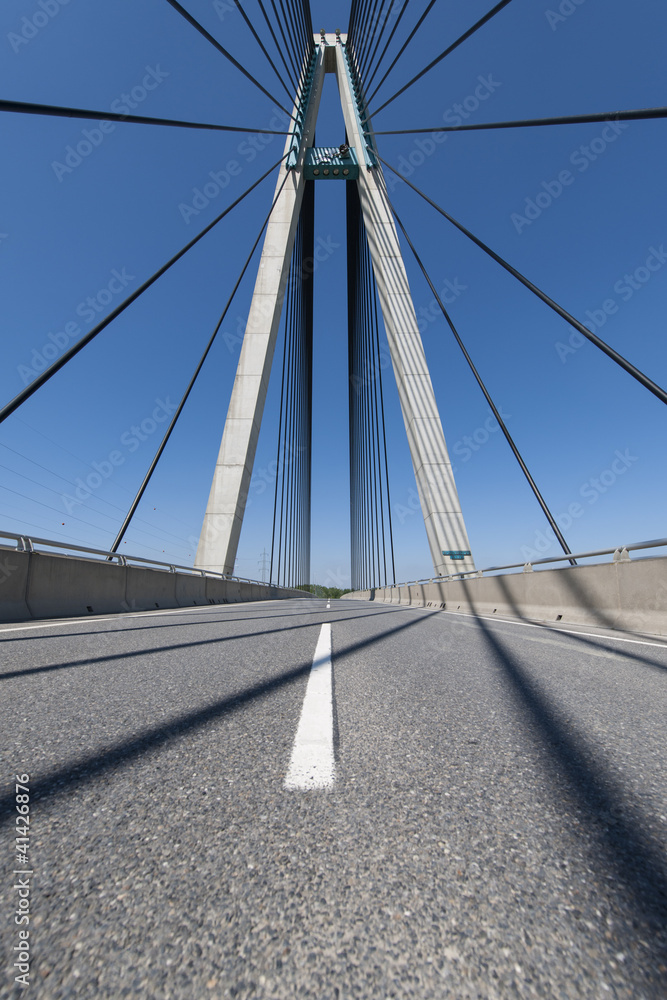 Die Brücke XV