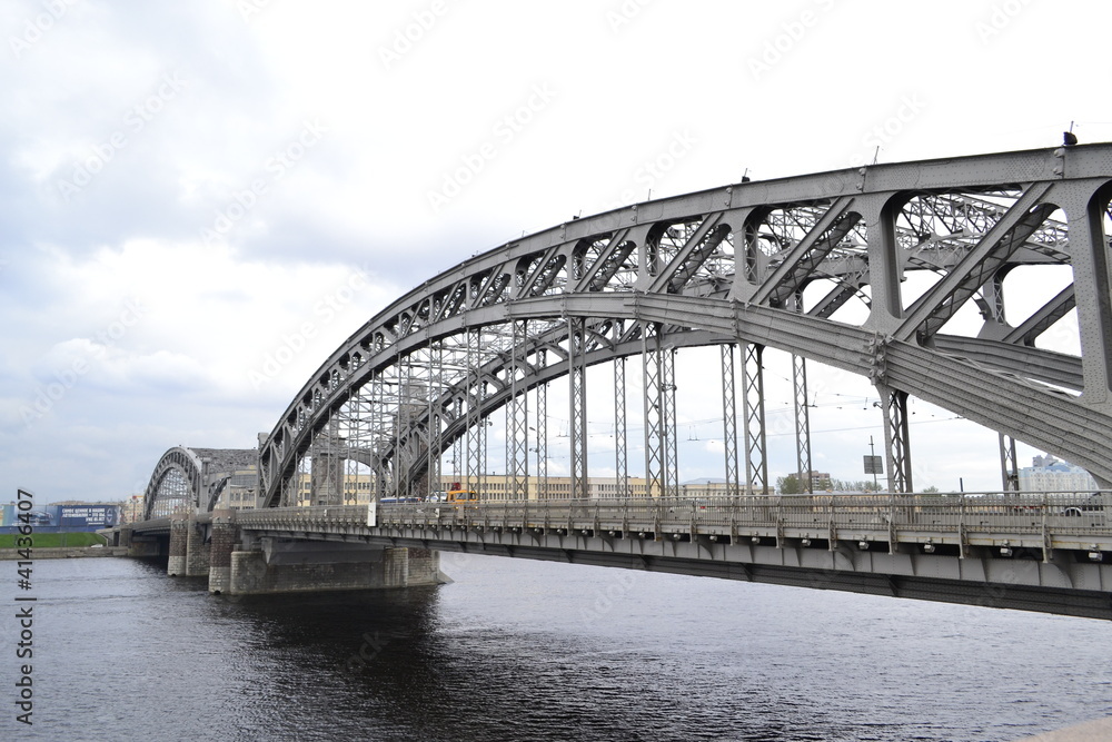Россия,  мост через реку Неву в Санкт-Петербурге