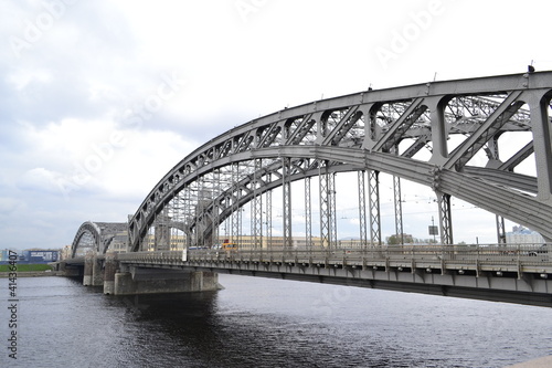 Россия,  мост через реку Неву в Санкт-Петербурге © hitruk